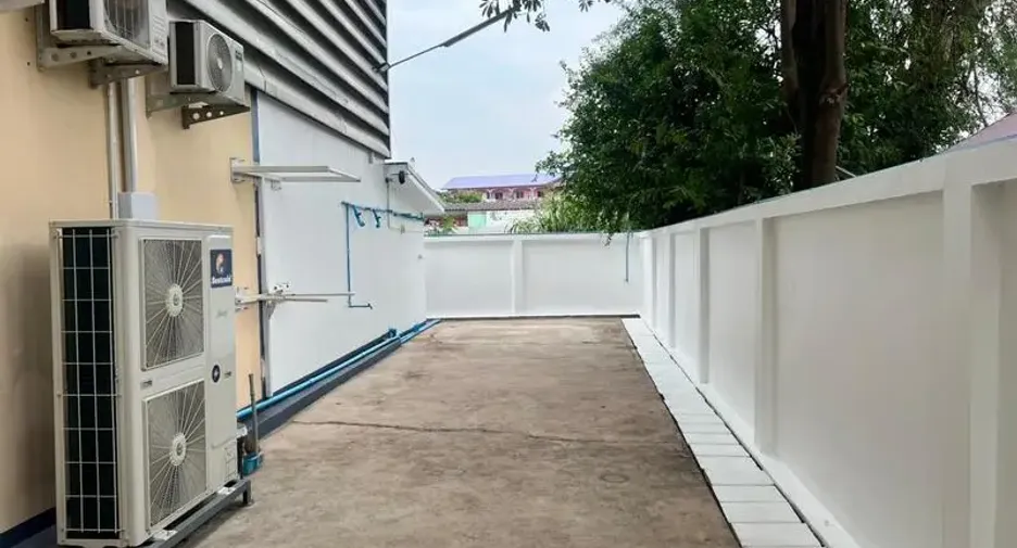 For sale 1 bed apartment in Si Racha, Chonburi