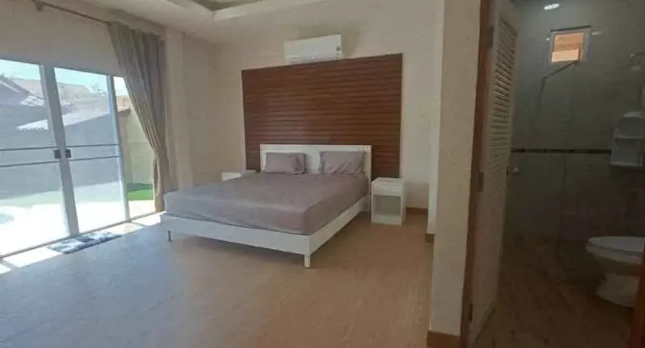 For sale 5 bedrooms villa in East Pattaya, Pattaya