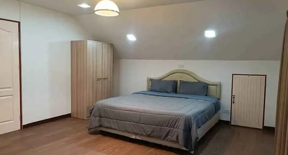 For sale 5 bedrooms villa in East Pattaya, Pattaya