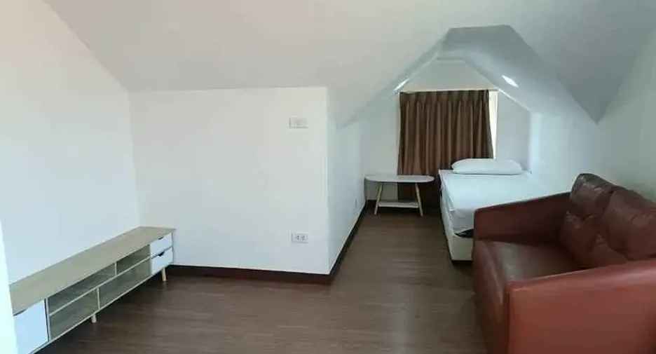 For sale 5 bedrooms villa in East Pattaya, Pattaya