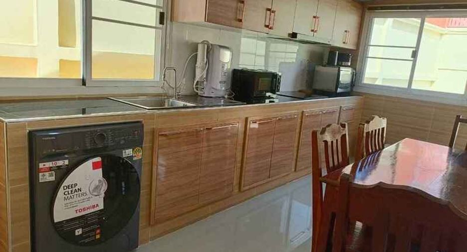 For sale 5 bedrooms villa in East Pattaya, Pattaya