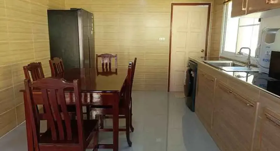 For sale 5 bedrooms villa in East Pattaya, Pattaya