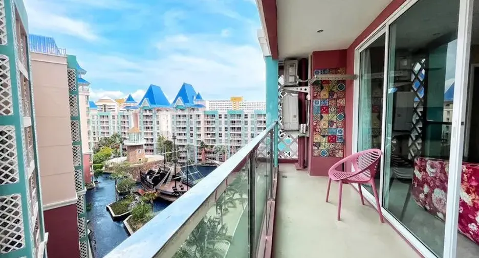 For sale 2 bedrooms condo in South Pattaya, Pattaya