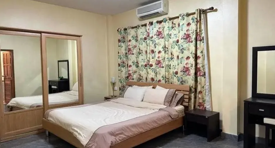 For sale 5 bedrooms villa in Pratumnak, Pattaya