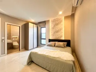 À louer 5 chambres maison à Bang Lamung, Chonburi