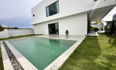 À vendre 5 chambres villa à East Pattaya, Pattaya