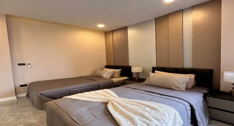 For sale 5 bedrooms villa in East Pattaya, Pattaya
