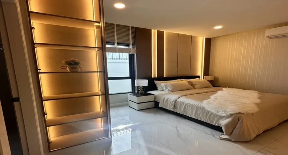 For sale 5 bedrooms villa in East Pattaya, Pattaya