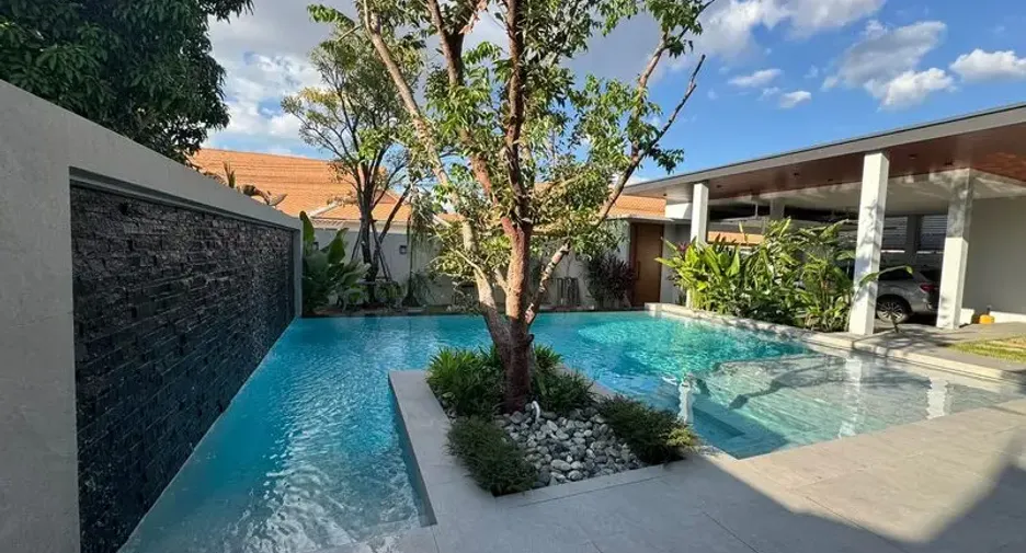 For sale 4 bedrooms villa in Jomtien, Pattaya