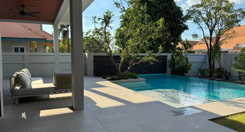 For sale 4 bedrooms villa in Jomtien, Pattaya