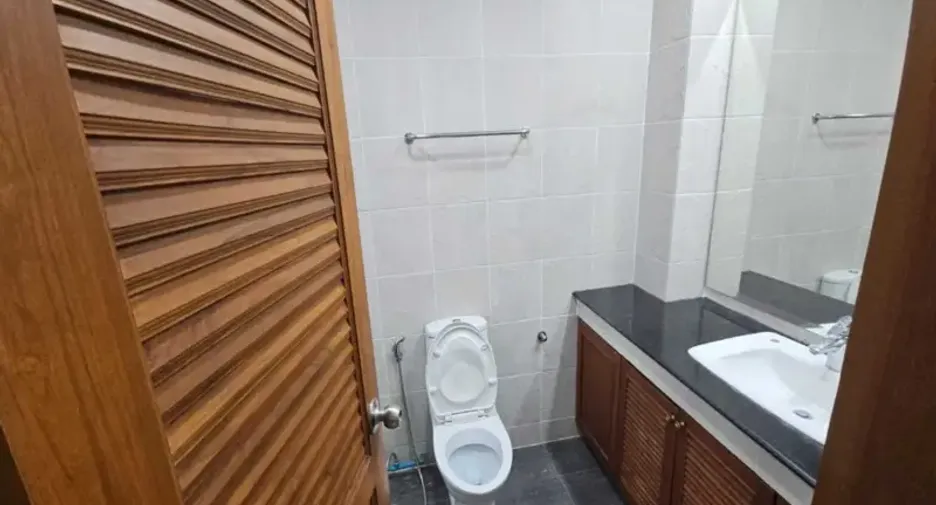 For sale 6 bedrooms villa in Pratumnak, Pattaya