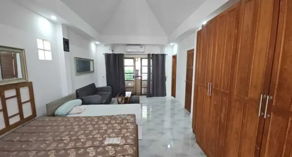 For sale 6 bedrooms villa in Pratumnak, Pattaya