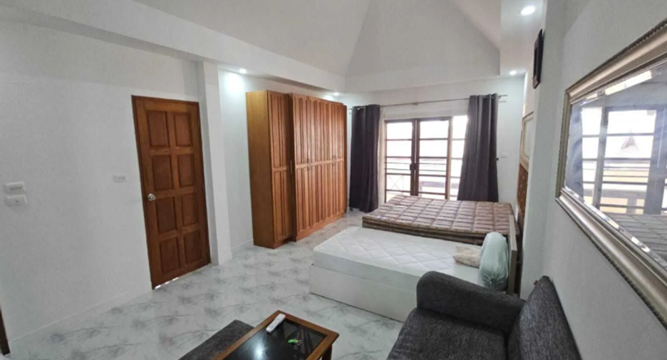 For sale 6 bedrooms villa in Pratumnak, Pattaya