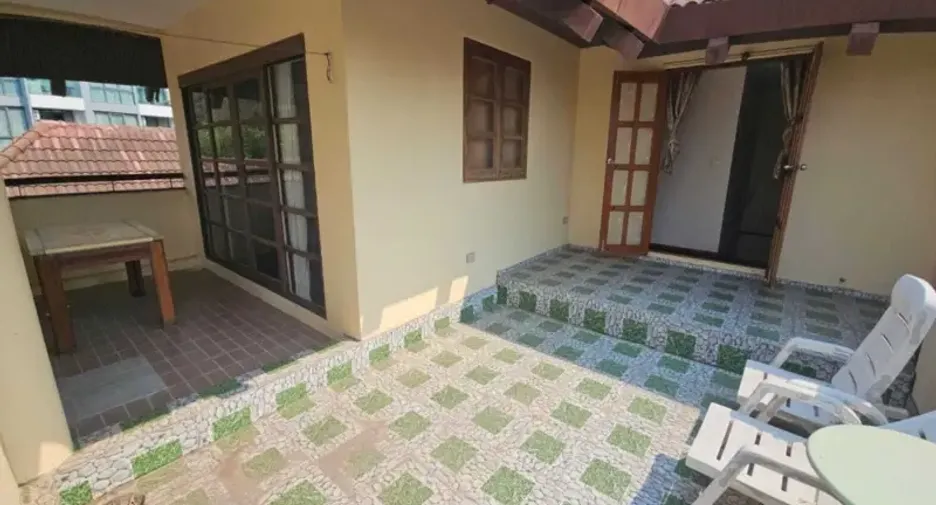 For sale 6 bedrooms villa in Pratumnak, Pattaya