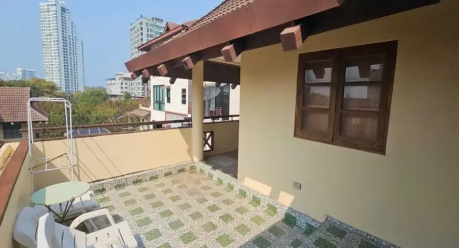 For sale 6 bedrooms villa in Pratumnak, Pattaya