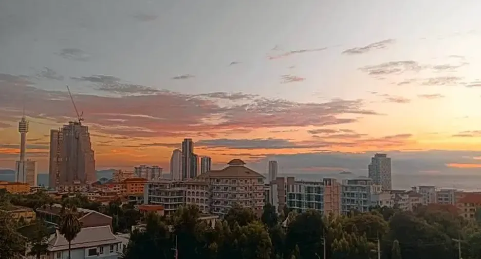 For rent and for sale 3 bedrooms condo in Pratumnak, Pattaya
