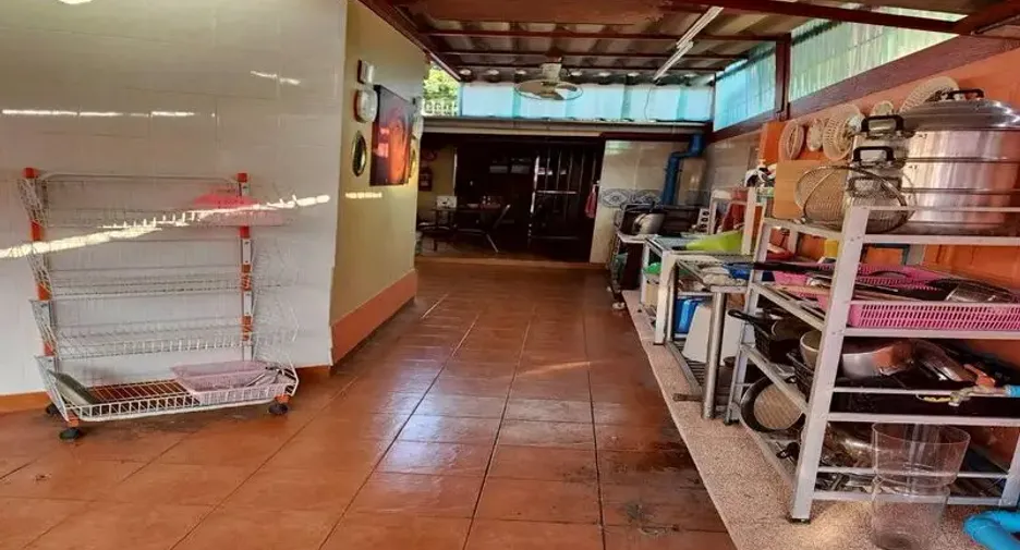 For sale 4 bedrooms house in East Pattaya, Pattaya