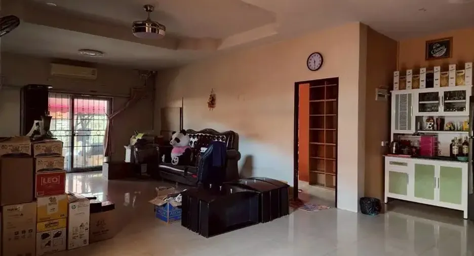 For sale 4 bedrooms house in East Pattaya, Pattaya