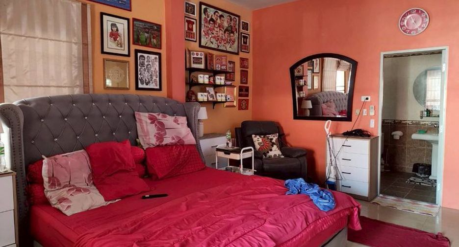 For sale 4 bedrooms house in East Pattaya, Pattaya