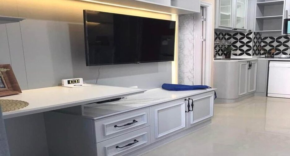 For sale 2 bedrooms condo in East Pattaya, Pattaya