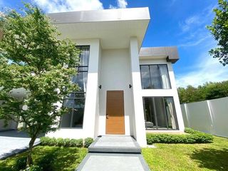 Villa en venta de 5 habitaciones en Bang Lamung, Chonburi