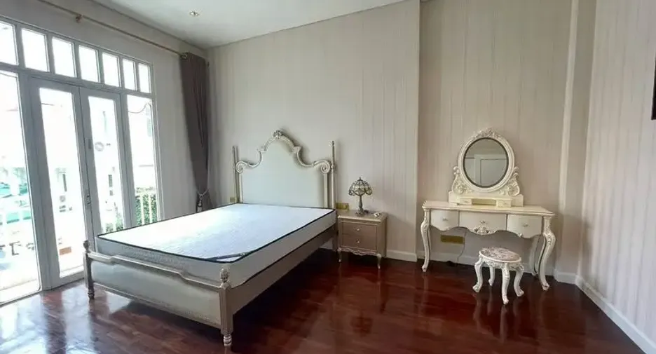 For sale 3 bedrooms house in Bang Lamung, Chonburi