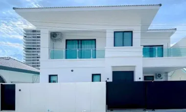 For sale 5 ベッドルーム villa in Pratumnak, Pattaya