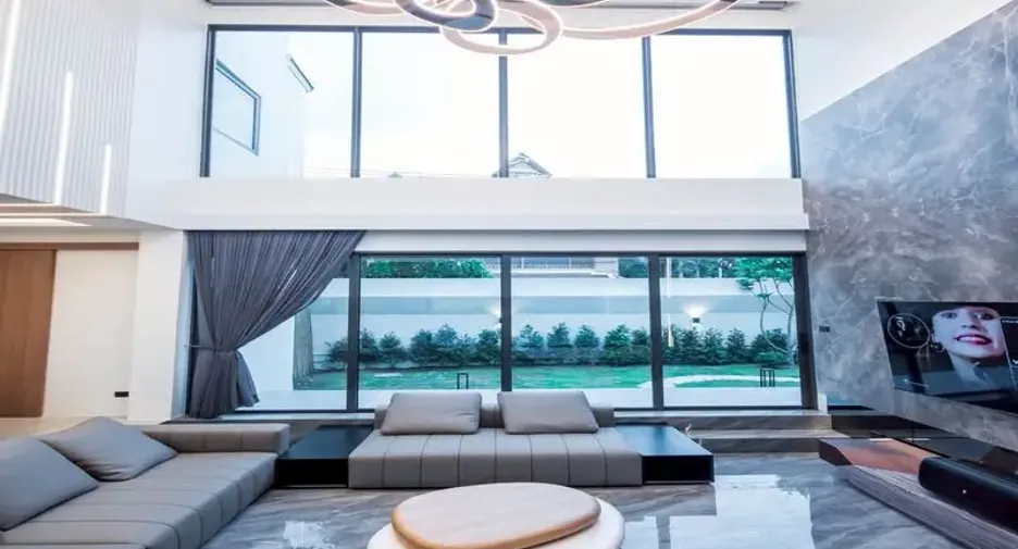 For sale 7 bedrooms villa in Sattahip, Chonburi