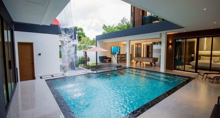 For sale 7 bedrooms villa in Sattahip, Chonburi