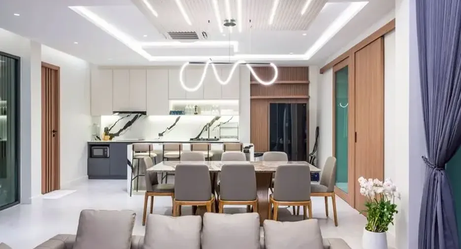 For sale 7 bedrooms villa in Sattahip, Chonburi