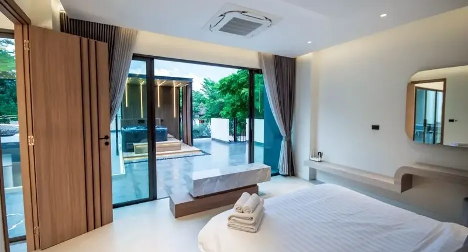 For sale 7 bedrooms villa in Sattahip, Chonburi