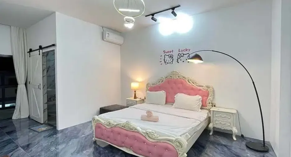 Villa en venta de 9 habitaciones en Bang Lamung, Chonburi