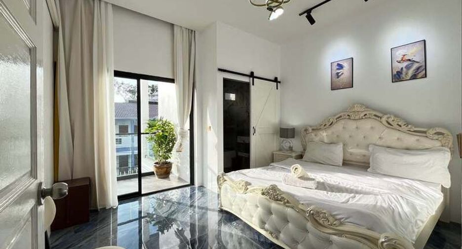Villa en venta de 9 habitaciones en Bang Lamung, Chonburi