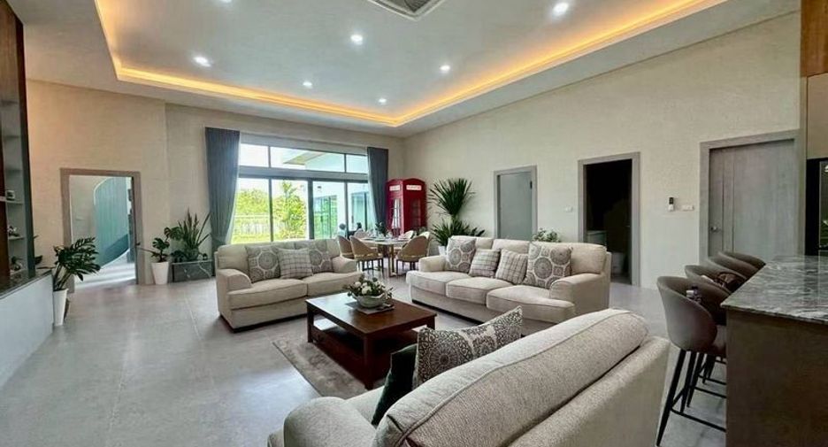 À vendre 4 chambres villa à Bang Lamung, Chonburi