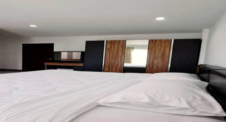 For sale 2 bedrooms townhouse in East Pattaya, Pattaya