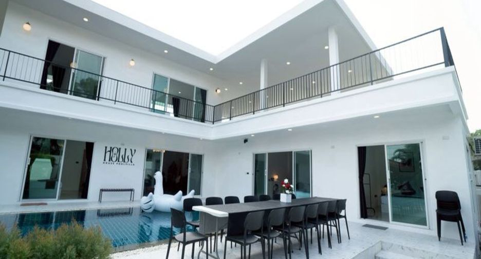 For sale 6 bedrooms villa in East Pattaya, Pattaya