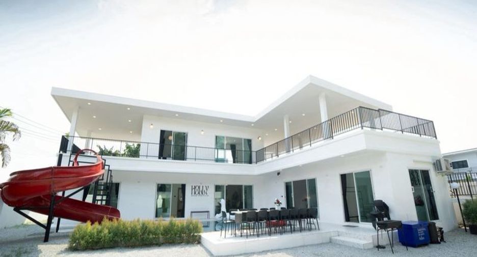 For sale 6 bedrooms villa in East Pattaya, Pattaya