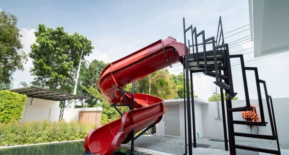 For sale 6 bedrooms villa in East Pattaya, Pattaya