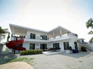 Villa en venta de 6 habitaciones en Bang Lamung, Chonburi
