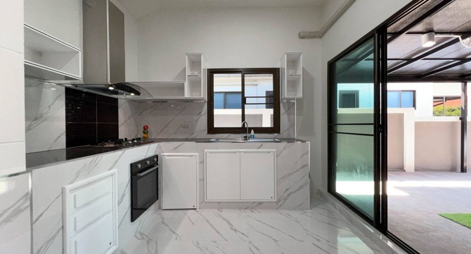 For sale 3 bedrooms house in East Pattaya, Pattaya