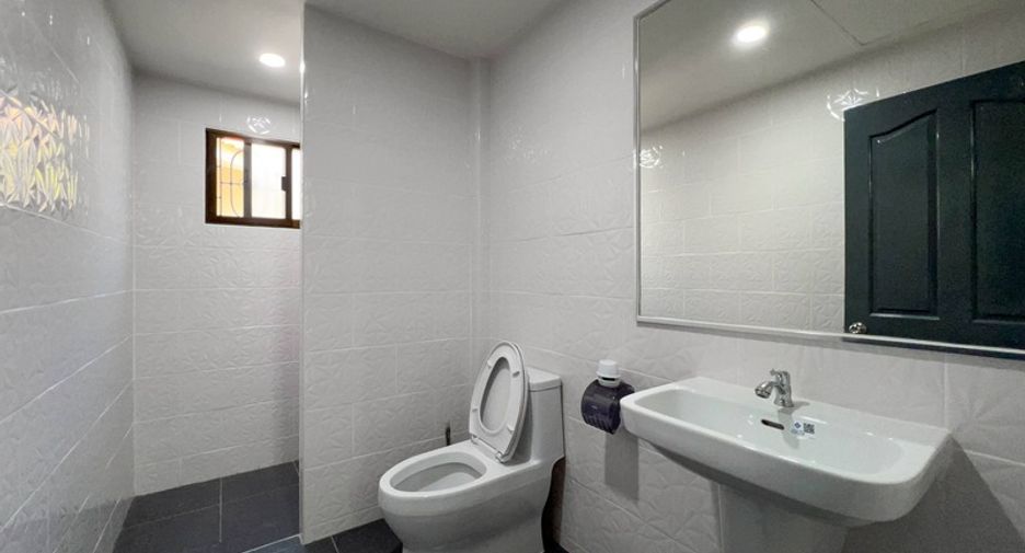 For sale 3 bedrooms house in East Pattaya, Pattaya