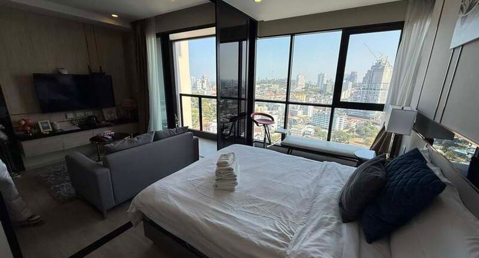 For sale 1 bed condo in Pratumnak, Pattaya