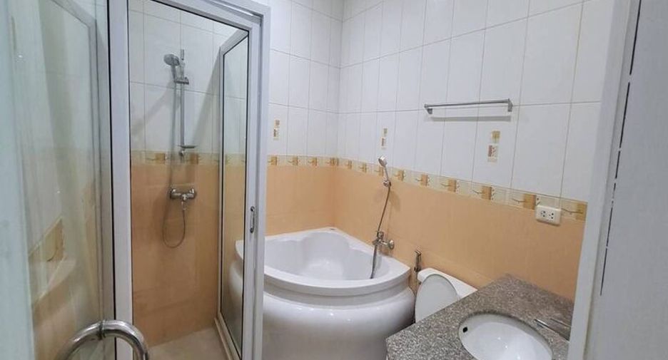 For sale 2 bedrooms villa in Bang Lamung, Chonburi
