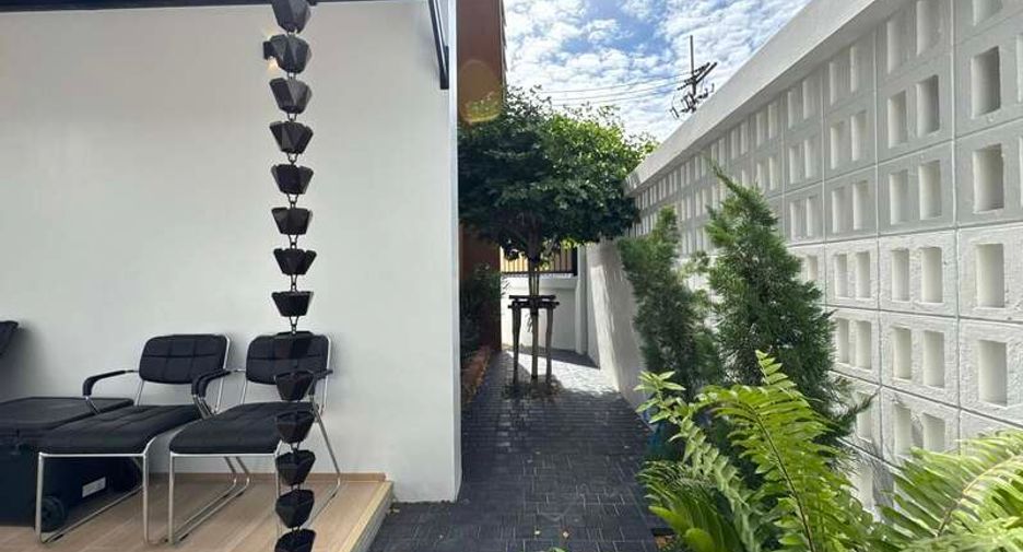For sale 3 bedrooms villa in Huay Yai, Pattaya
