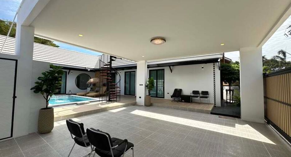 For sale 3 bedrooms villa in Huay Yai, Pattaya