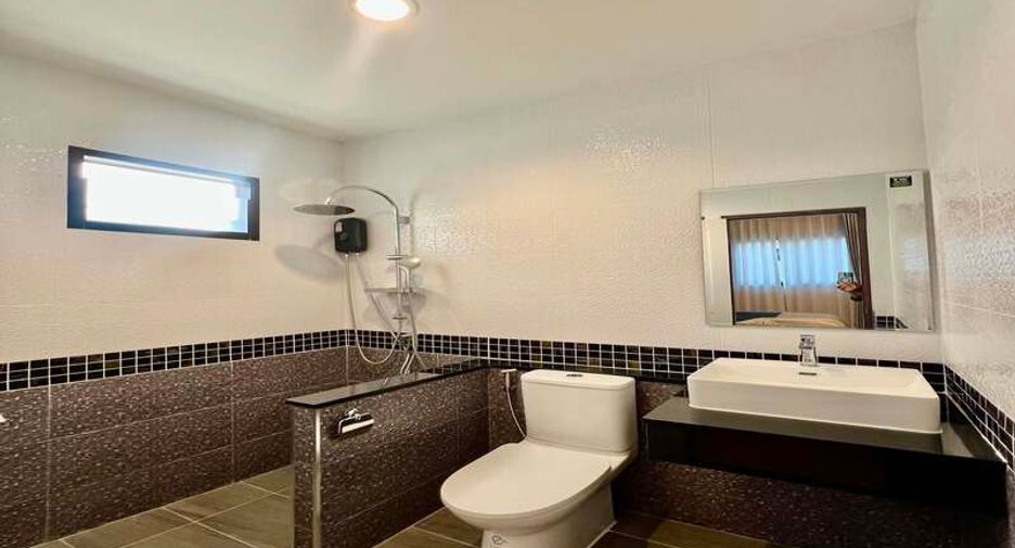 For sale 3 bedrooms villa in East Pattaya, Pattaya