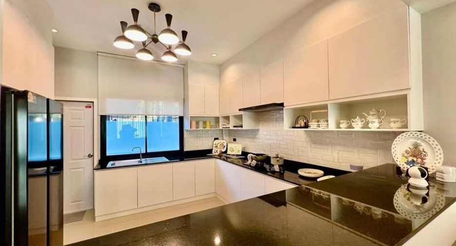 For sale 3 bedrooms villa in East Pattaya, Pattaya