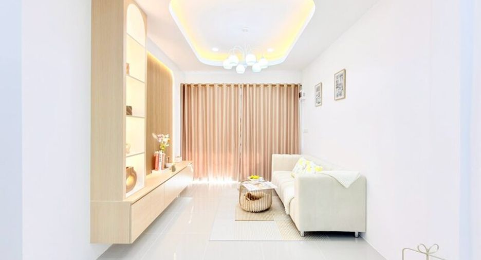 For sale 2 bedrooms townhouse in East Pattaya, Pattaya