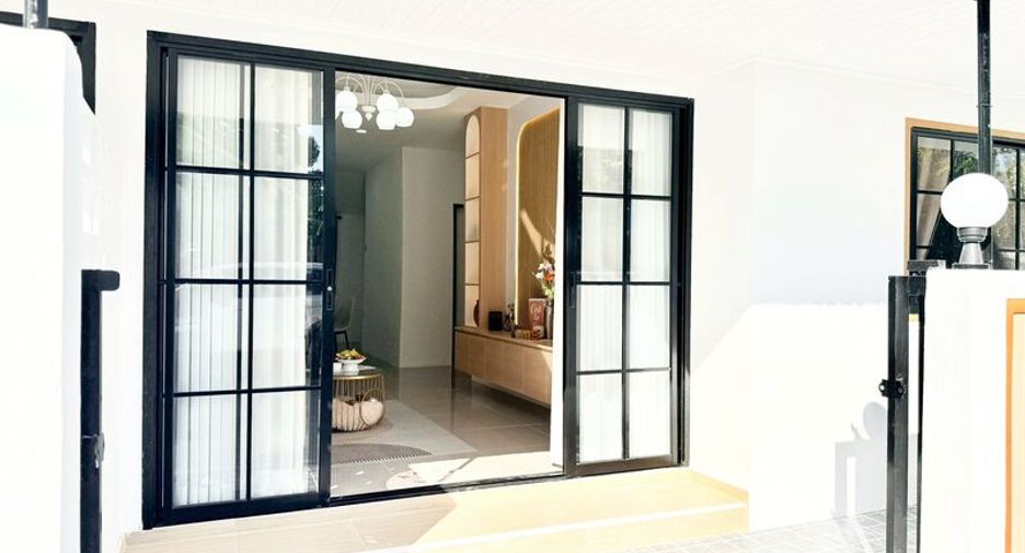 For sale 2 bedrooms townhouse in East Pattaya, Pattaya