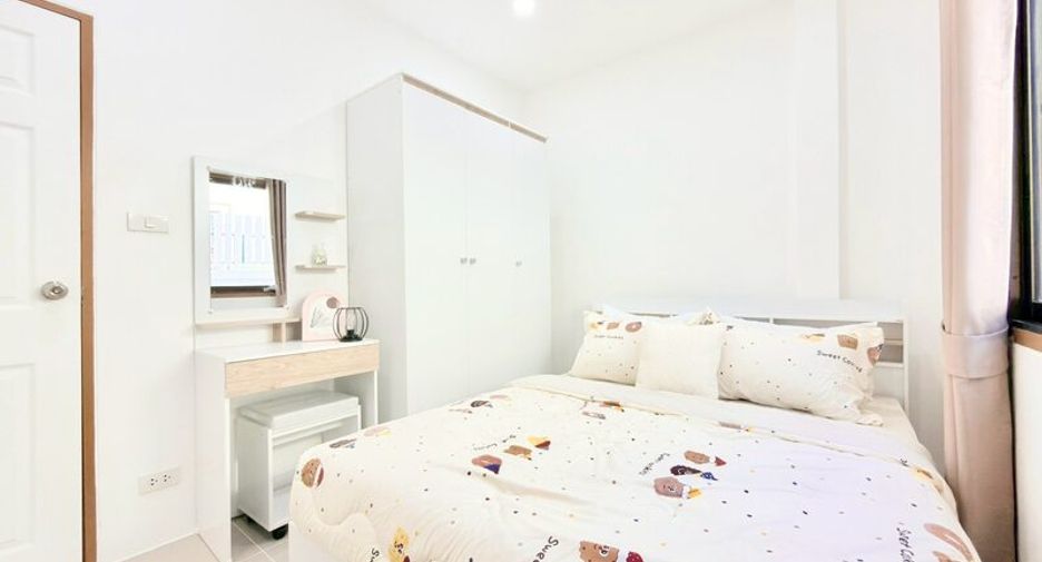 For sale 2 bedrooms townhouse in East Pattaya, Pattaya